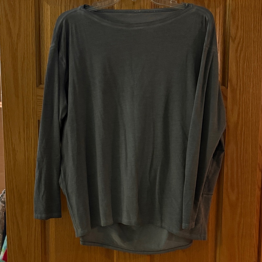 lululemon athletica Slate Gray Long Sleeve Top